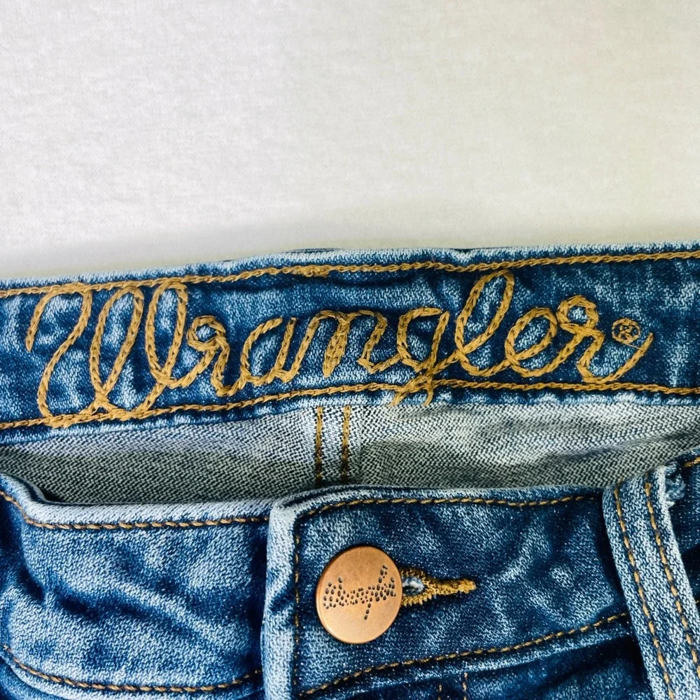 Wrangler Womens Bootcut Jeans Medium Wash Denim Blue 5-Pocket Size 33x29 - Picture 6 of 13